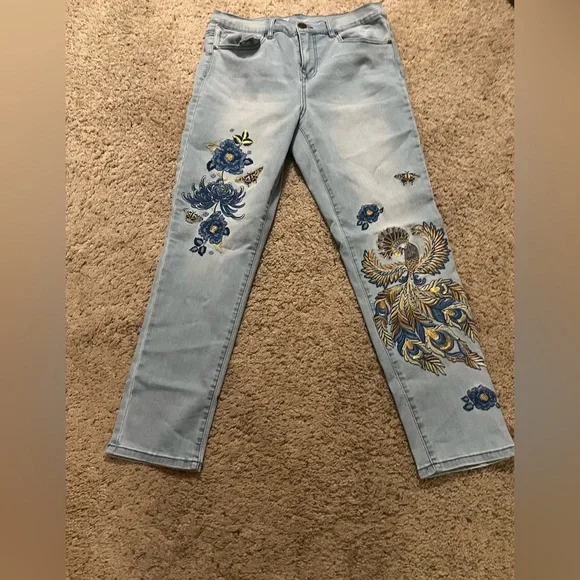 Never Been Worn-DG2 by Diane Gilman Light Blue Embroidered Jeans - Picture 1 of 9
